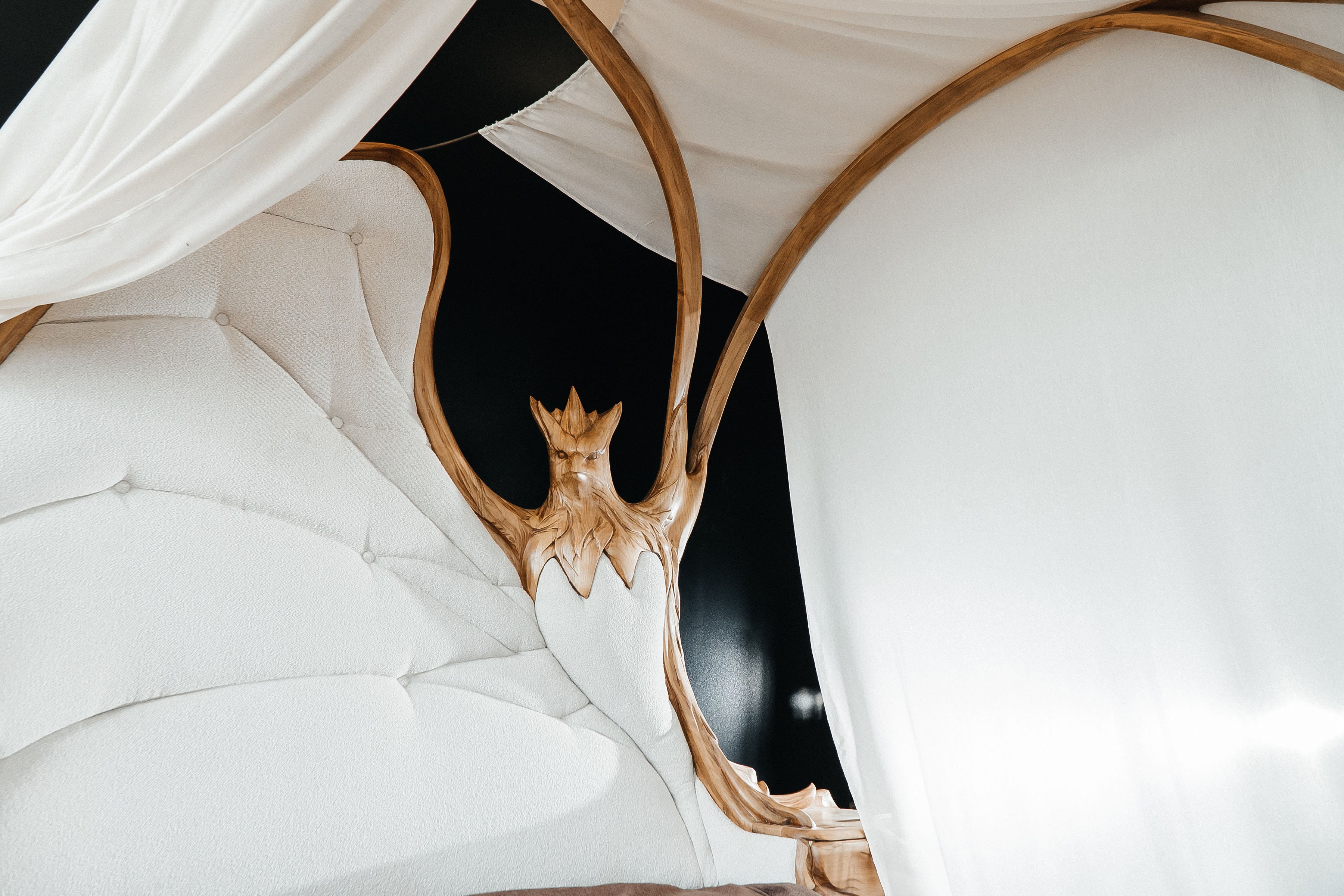 Phoenix Canopy Bed – Sculptural Bedroom Ensemble
