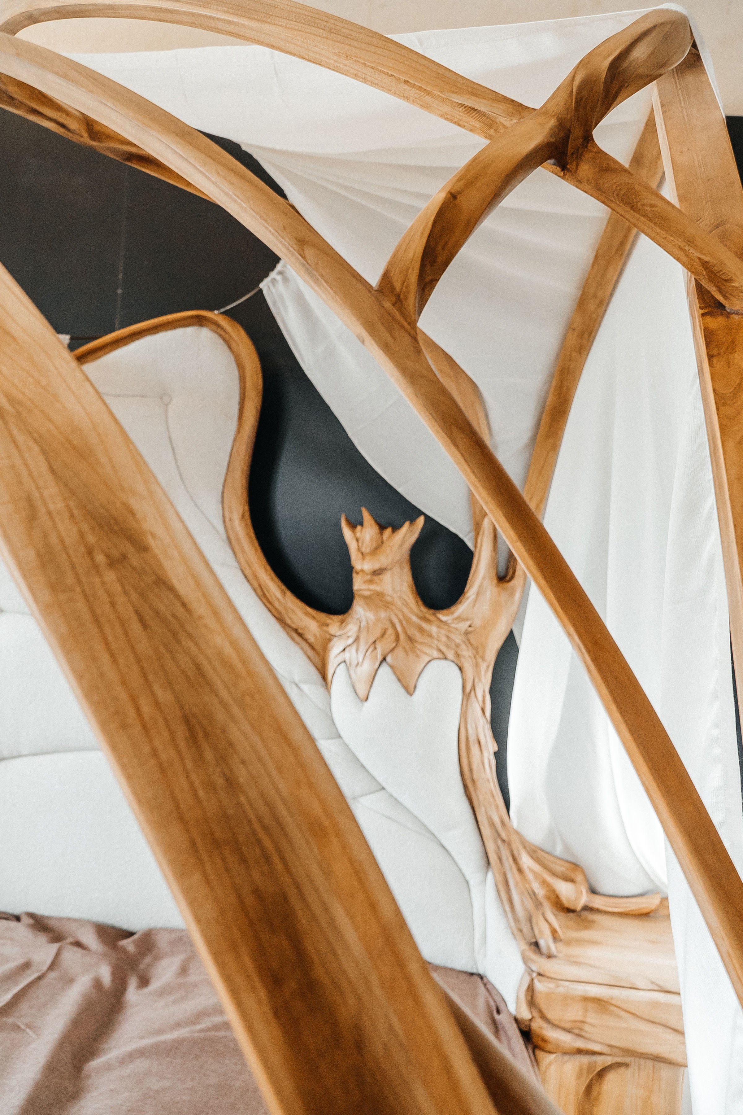 Phoenix Canopy Bed – Sculptural Bedroom Ensemble