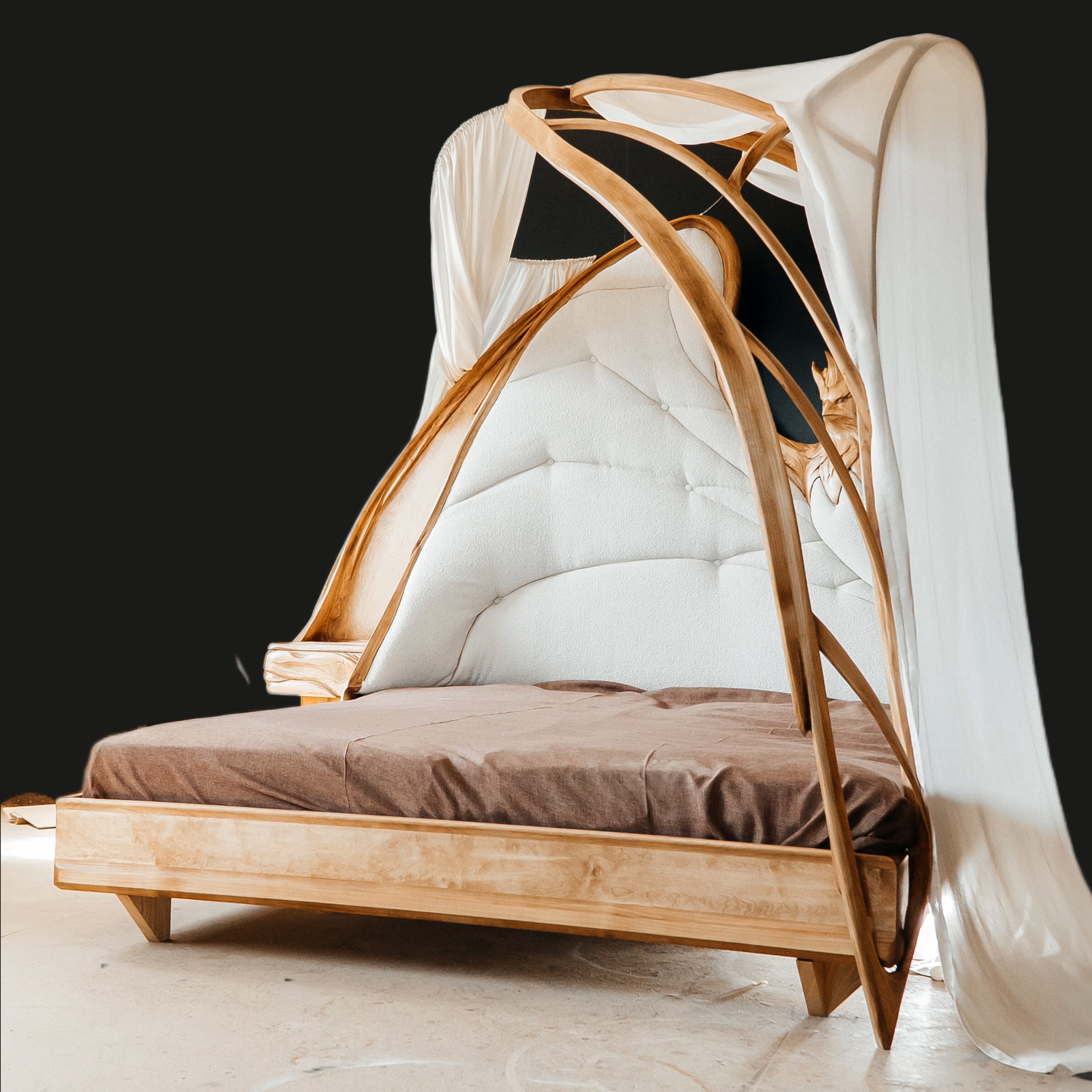 Phoenix Canopy Bed – Sculptural Bedroom Ensemble